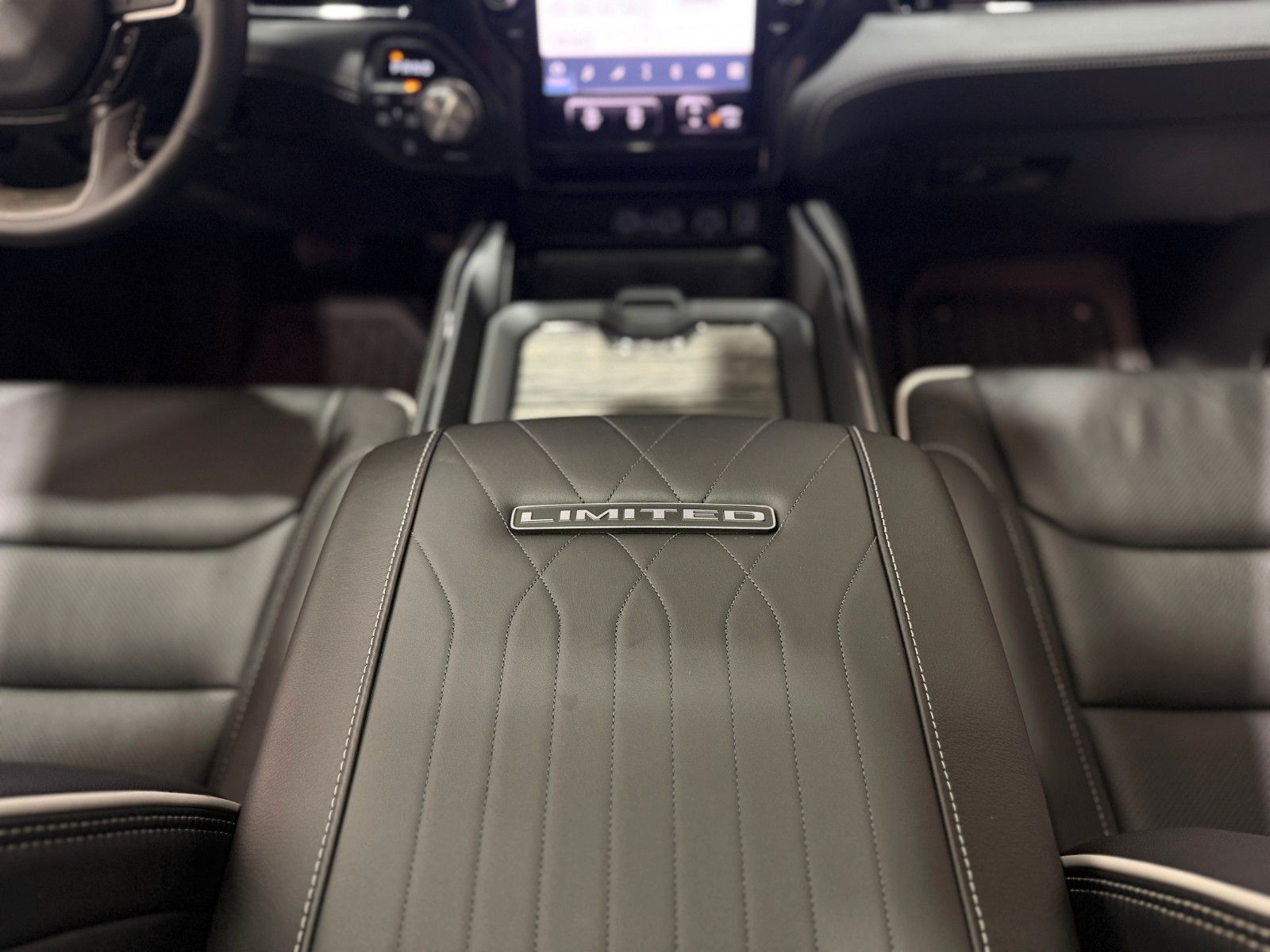 Fahrzeugabbildung Dodge RAM 1500 Limited Night  H/O 3.0L MY25