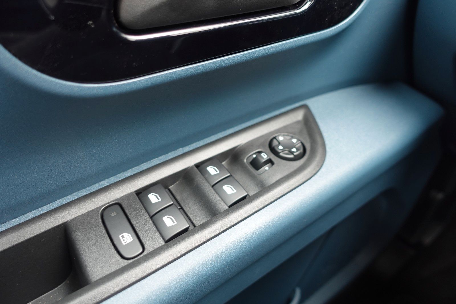 Fahrzeugabbildung Fiat Grande Panda 1.2 Automatik,Carplay, Pixel LED