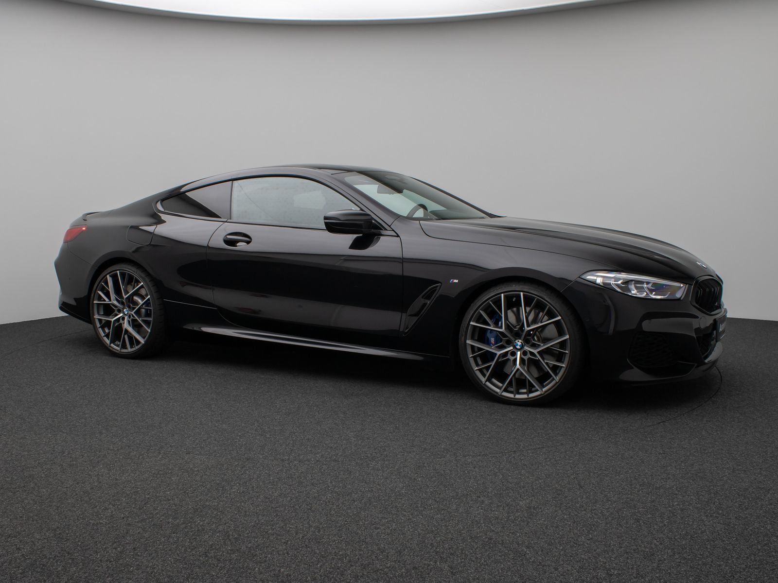Fahrzeugabbildung BMW M850i xD Kamera HUD DAB H/K ACC SoftCl DisplKey