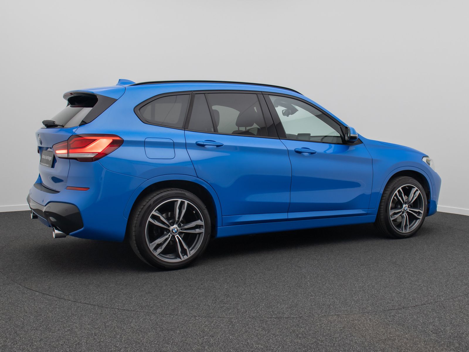 Fahrzeugabbildung BMW X1 sD18d M Sport HUD Memory LED ParkAss Komfort