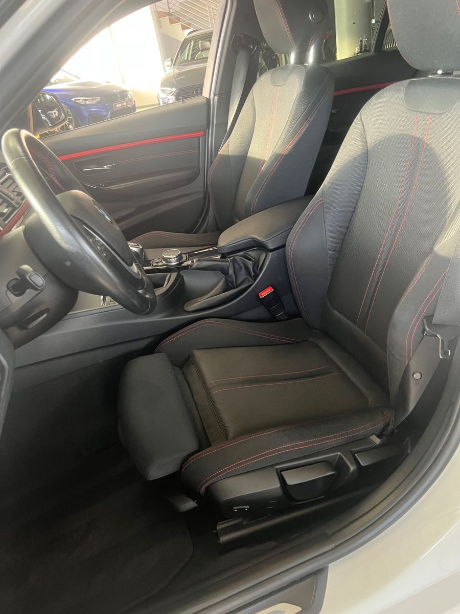 Fahrzeugabbildung BMW 320 i Touring xDrive Sport Line *NAVI PROF*LED*