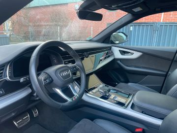 Audi Q8 - 8