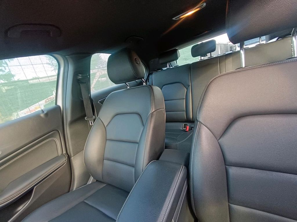 Image of Mercedes-Benz E 200