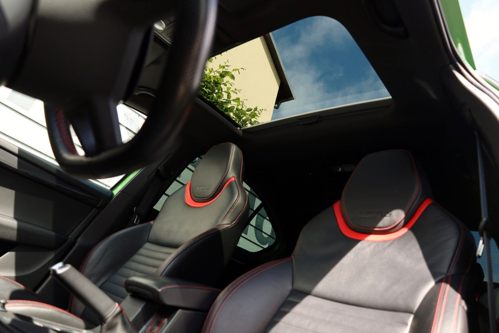 Fahrzeugabbildung SKODA Octavia Lim. RS,Leder,Navi,Bi-Xenon,SH,Panorama