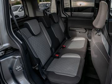 Ford Tourneo Courier 1.0 Titanium Fahrassistenz-Paket