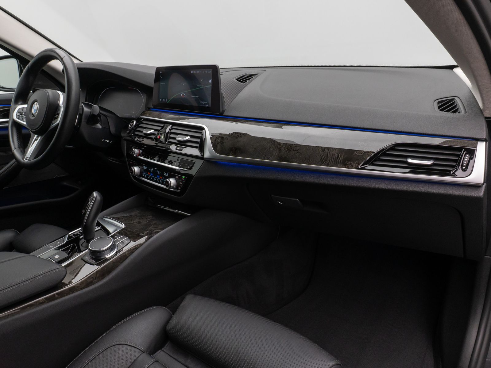 Fahrzeugabbildung BMW 530d xD SportLine 360°HUD DAB H/K 4xKlima Komfor