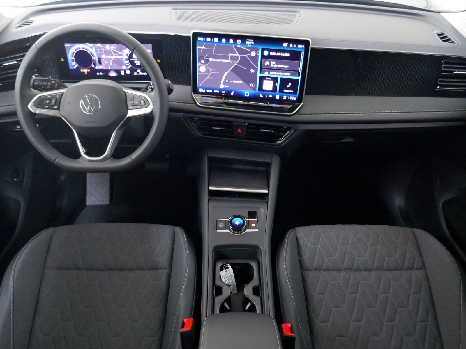 Fahrzeugabbildung Volkswagen Tiguan Life 2.0 TDI DSG | LED AHK RFK ACC