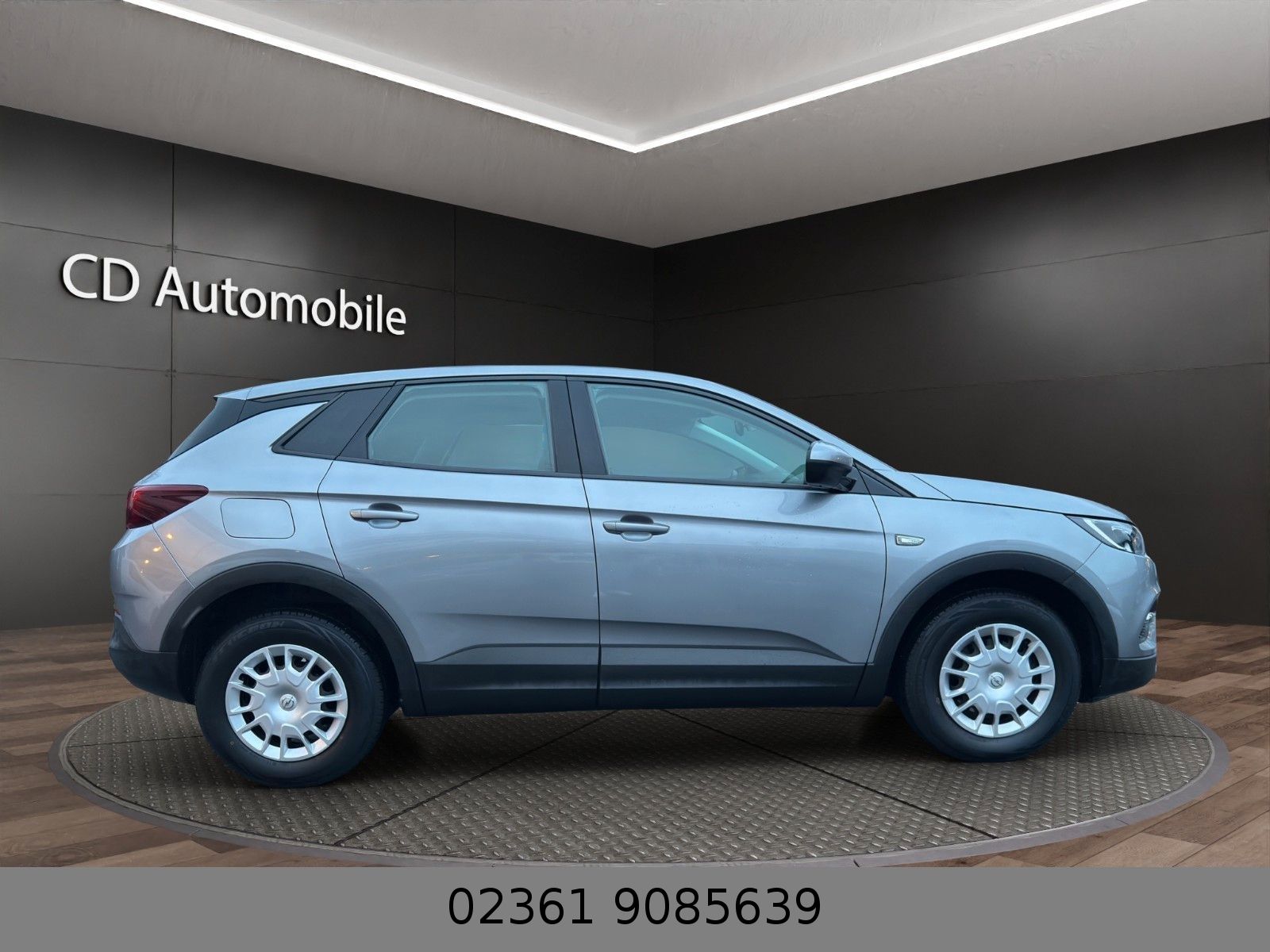 Fahrzeugabbildung Opel Grandland (X) 1.2 Selection /Start Stop/