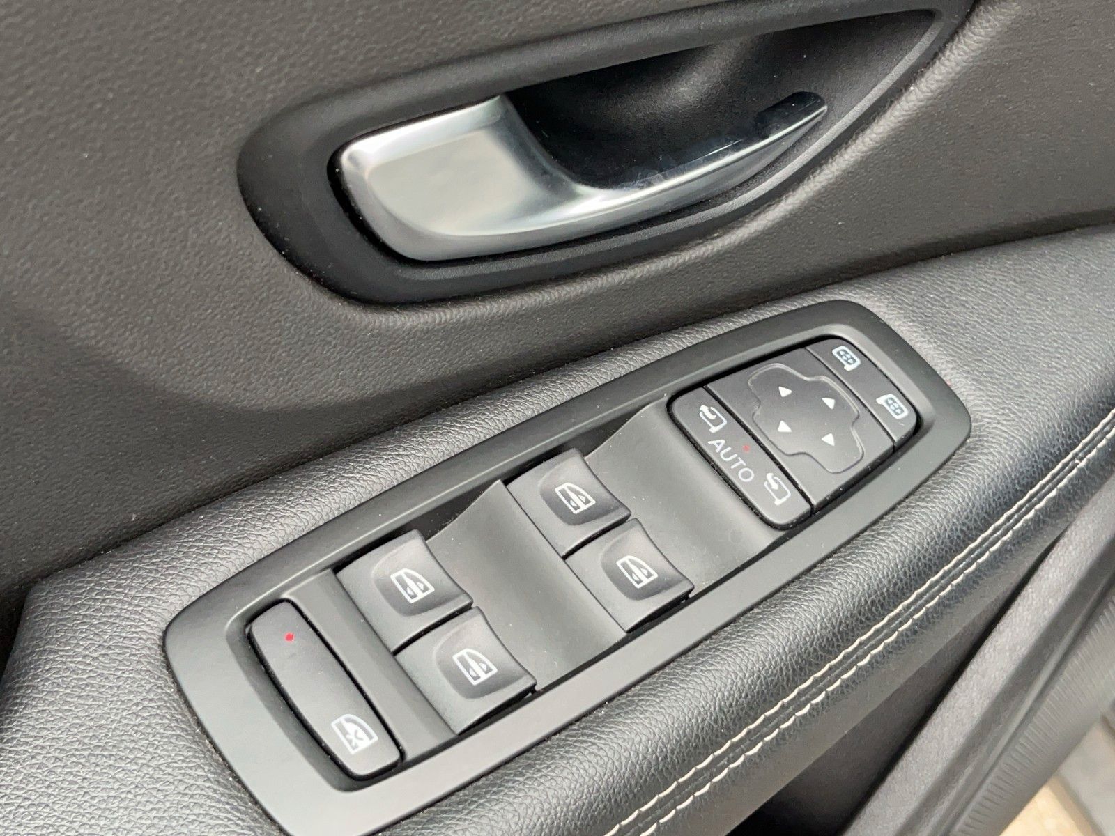Fahrzeugabbildung Renault Grand Scenic TCE 140*7-Sitzer*Navi*