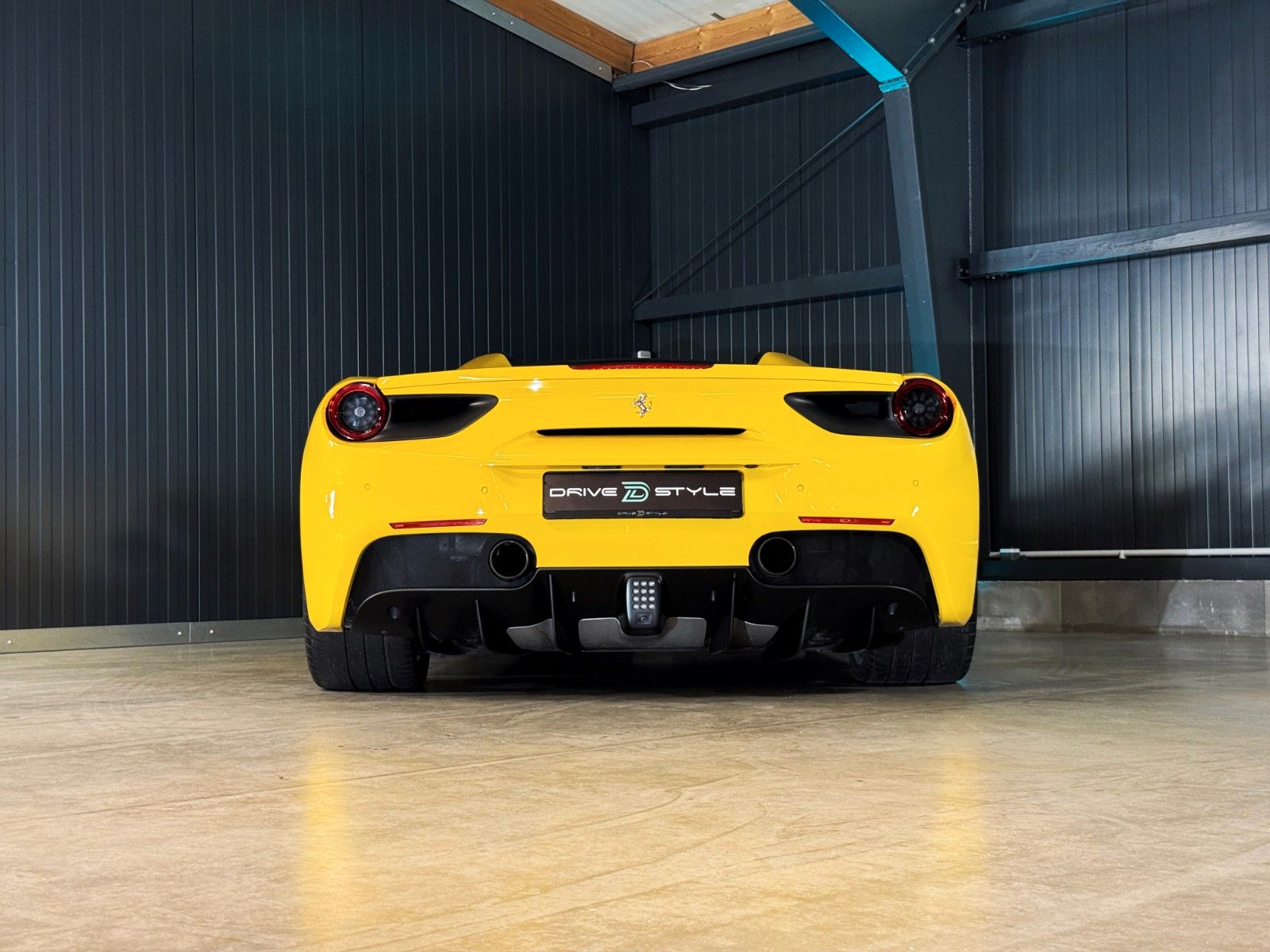 Fahrzeugabbildung Ferrari 488 Spider + Giallo Modena + Scuderia Shields