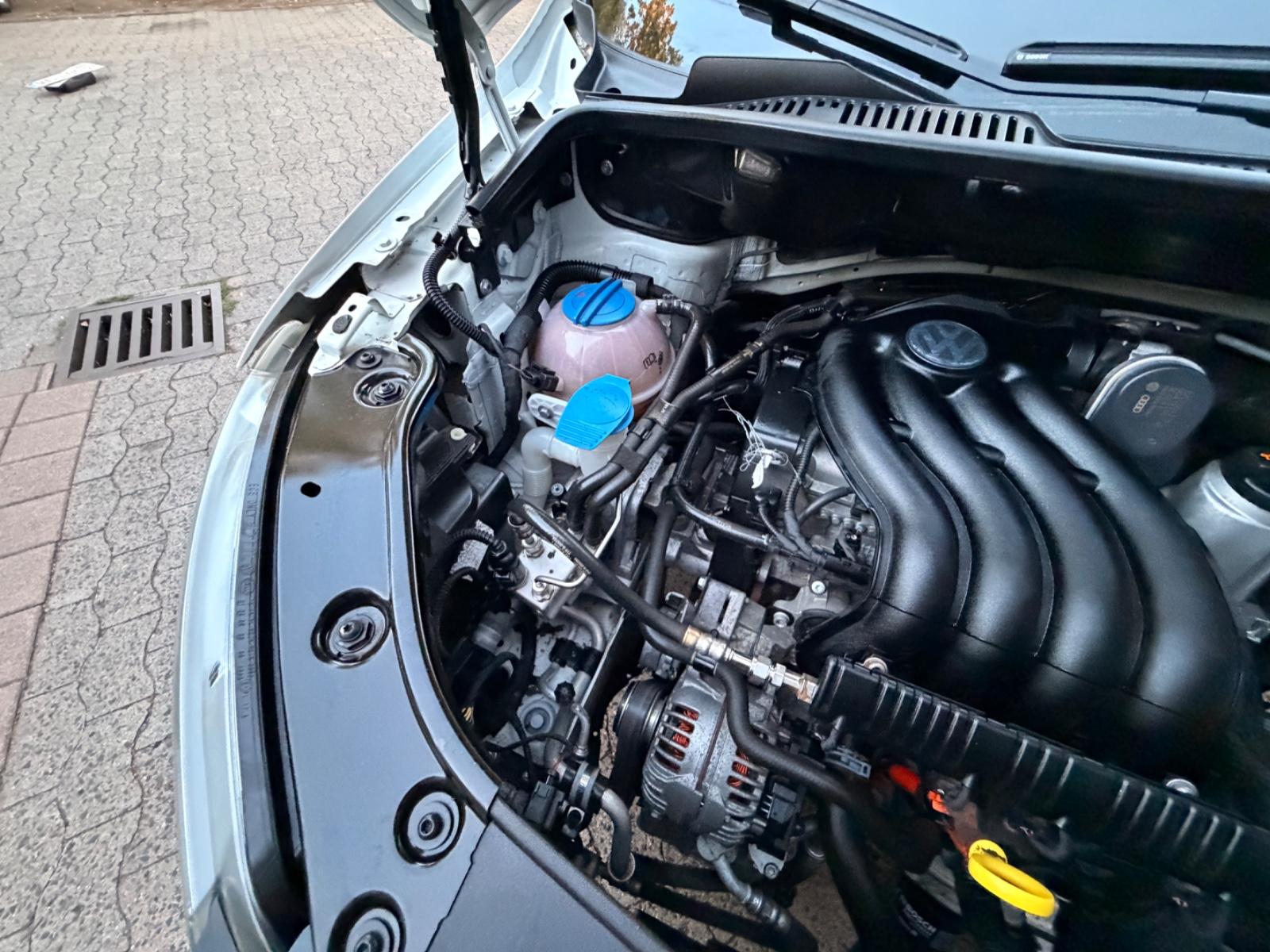 Volkswagen Caddy 2.0 EcoFuel Behörde ZR+Reifen NEU