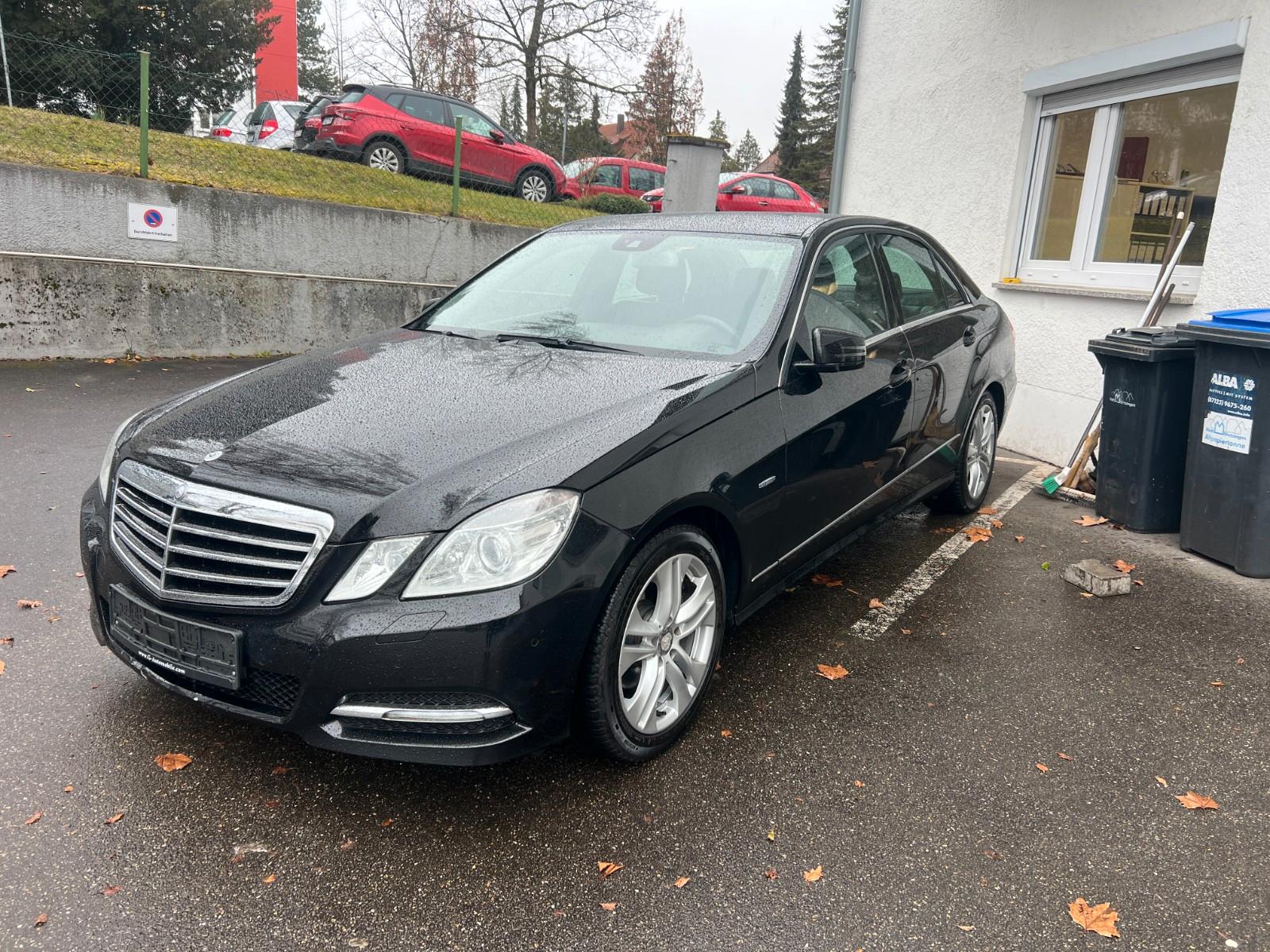 Mercedes-Benz E200 Limousine*Navi*Xenon*PDC*ShZ*Tempo*2.Hand