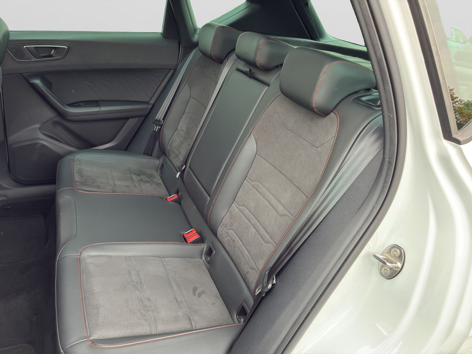 Ateca 1.5 TSI FR DSG *LED*NAVI*KAMERA*KEYLESS*