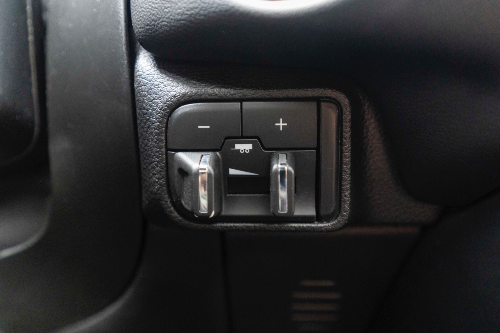 Fahrzeugabbildung Dodge Durango 5,7L R/T AWD H&K LPG LED AHK CARPLAY KAM