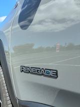 Jeep Renegade 1.3l T4-PHEV 177kW Trailhawk 4xe Au... - Jeep Renegade von privat