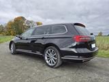 Volkswagen Passat 2.0 TDI 239PS 4M HiGH PANO STAND KAM 18" - VW Passat Variant von privat