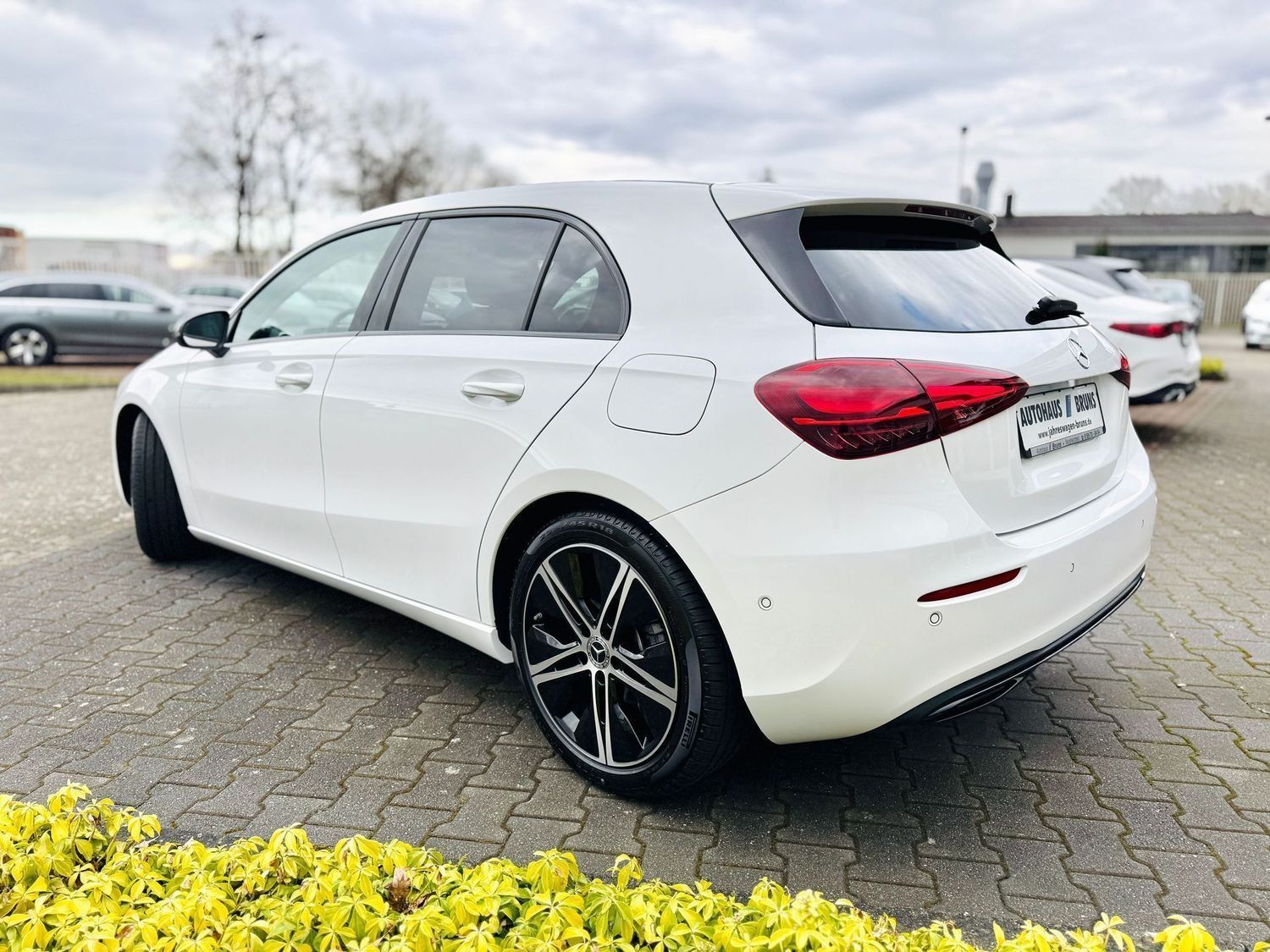 Fahrzeugabbildung Mercedes-Benz A 180 PROGRESSIVE & NIGHT, Autom., Winter, RFK,