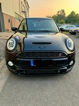 MINI Mini CooperS F56 in tief schwarz (Modell 2... - MINI MINI: Modell