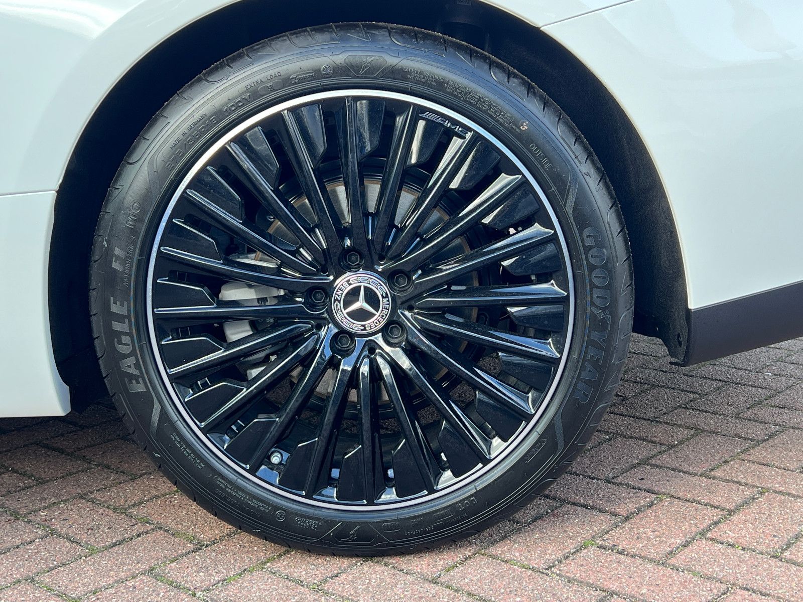 Fahrzeugabbildung Mercedes-Benz CLE 200 AMG LINE PREMIUM PANORAMA SITZKLIMA