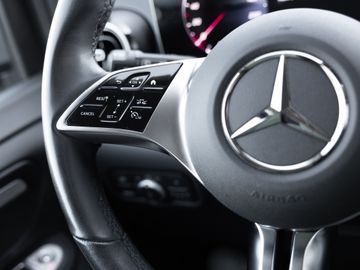 Mercedes V 220 - 12