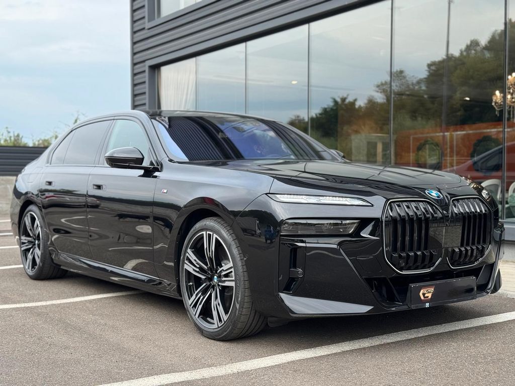 BMW PlugIn750e/Mpack/TV/B&W/Indiv./SkyL/Cristal/360