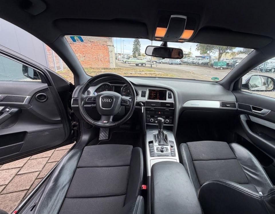 Audi Quattro 2009 — interior