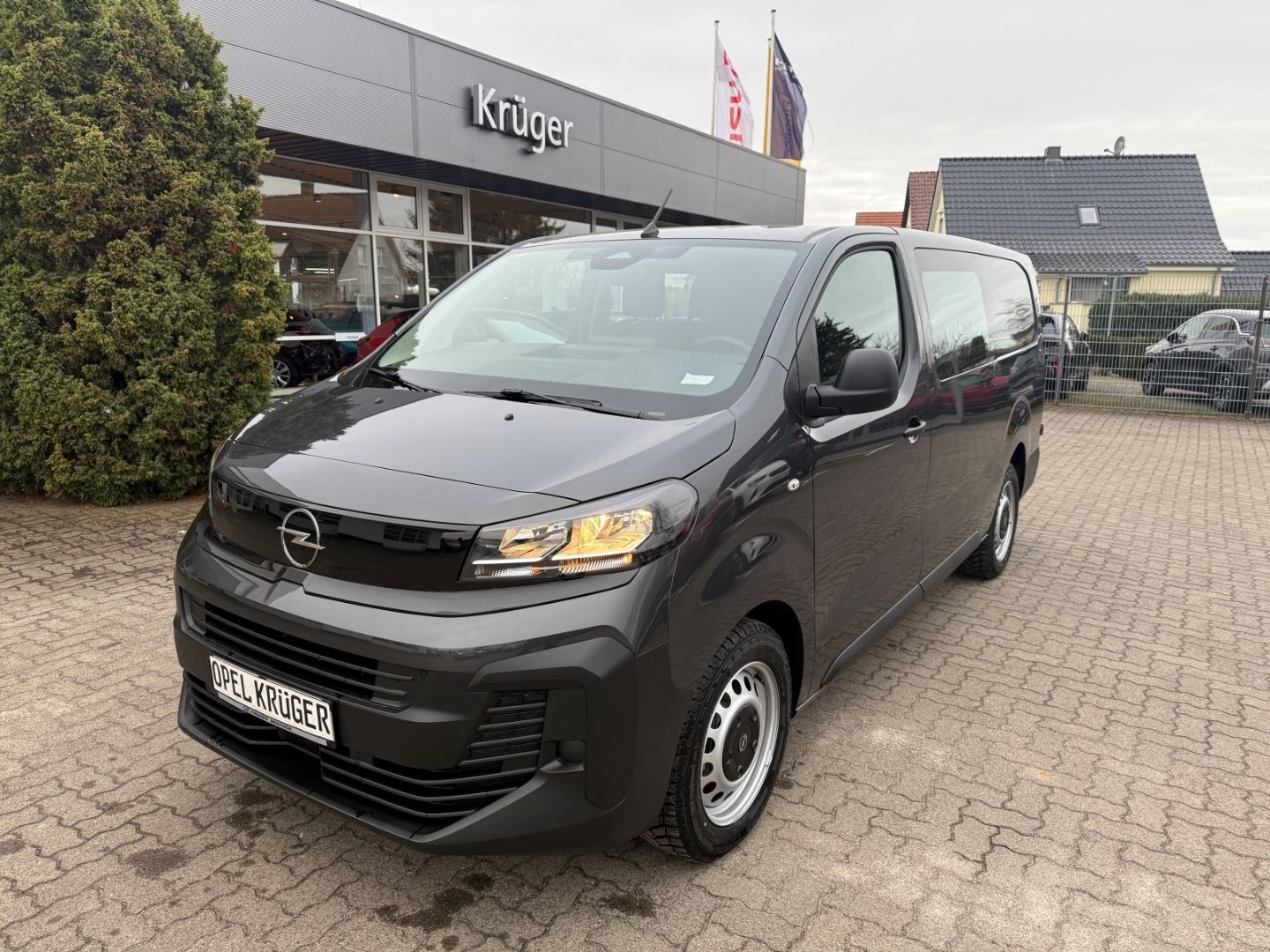 Fahrzeugabbildung Opel Vivaro L3 Doppelkabine XL D 180 Automatik