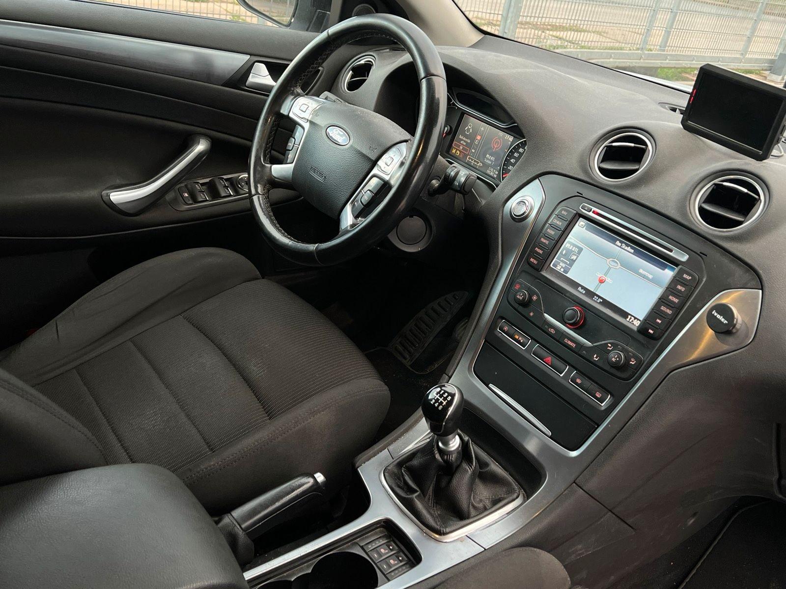 Ford Mondeo 2014 — photo 14