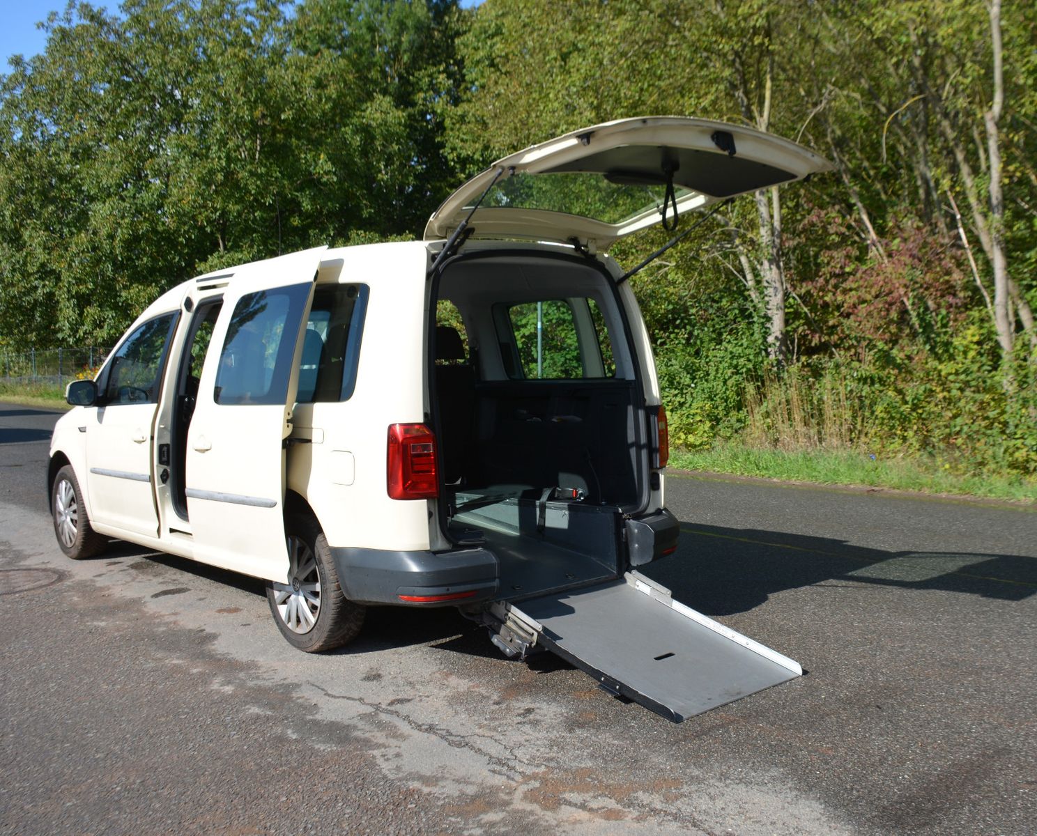 Volkswagen Volkswagen CADDY 2,0TDI AUTOMATIK ROLLSTUH LRAMPE 