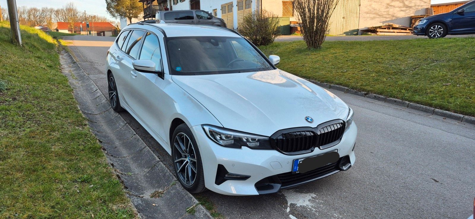 BMW 330e Touring Sport Line Automatic  HUD AHK HK