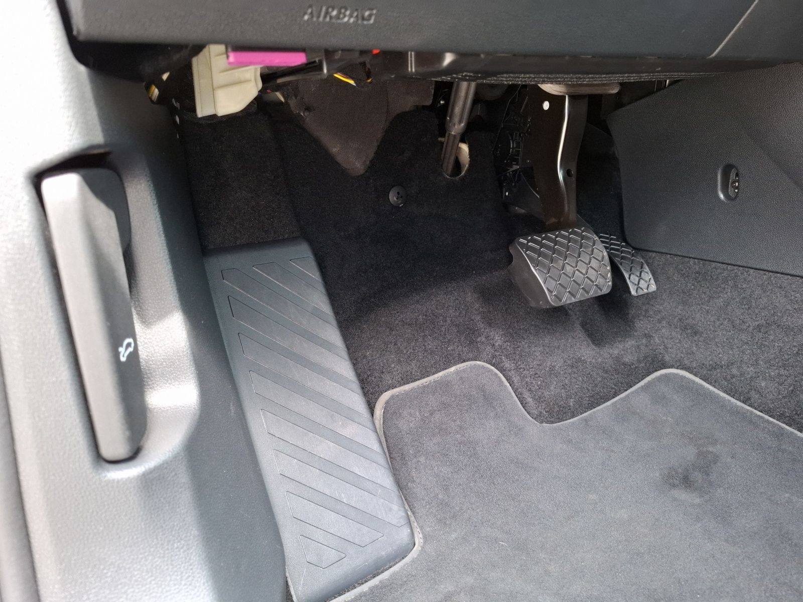 Fahrzeugabbildung Volkswagen Touran TSI Comfortline DSG  7-Si ACC PDC SH LM