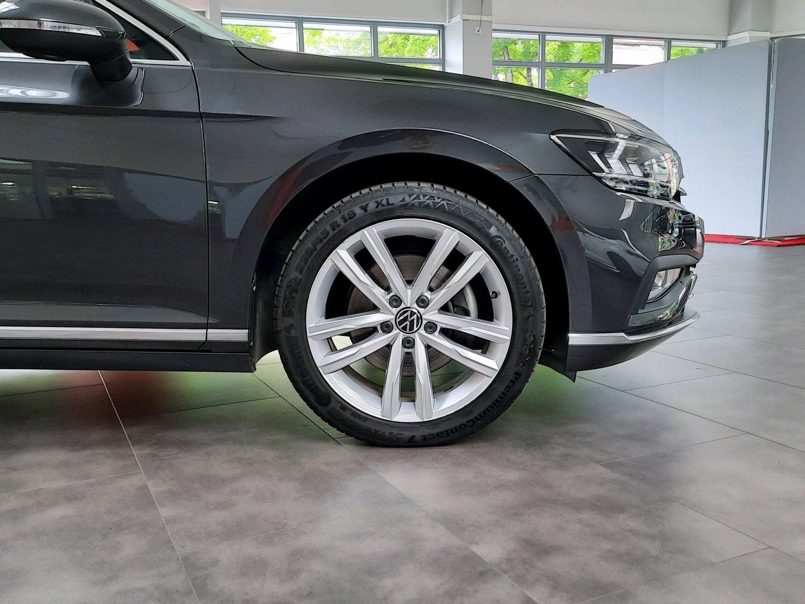 Fahrzeugabbildung Volkswagen Passat Variant Elegance TSI DSG *AHK*Navi*Cam*