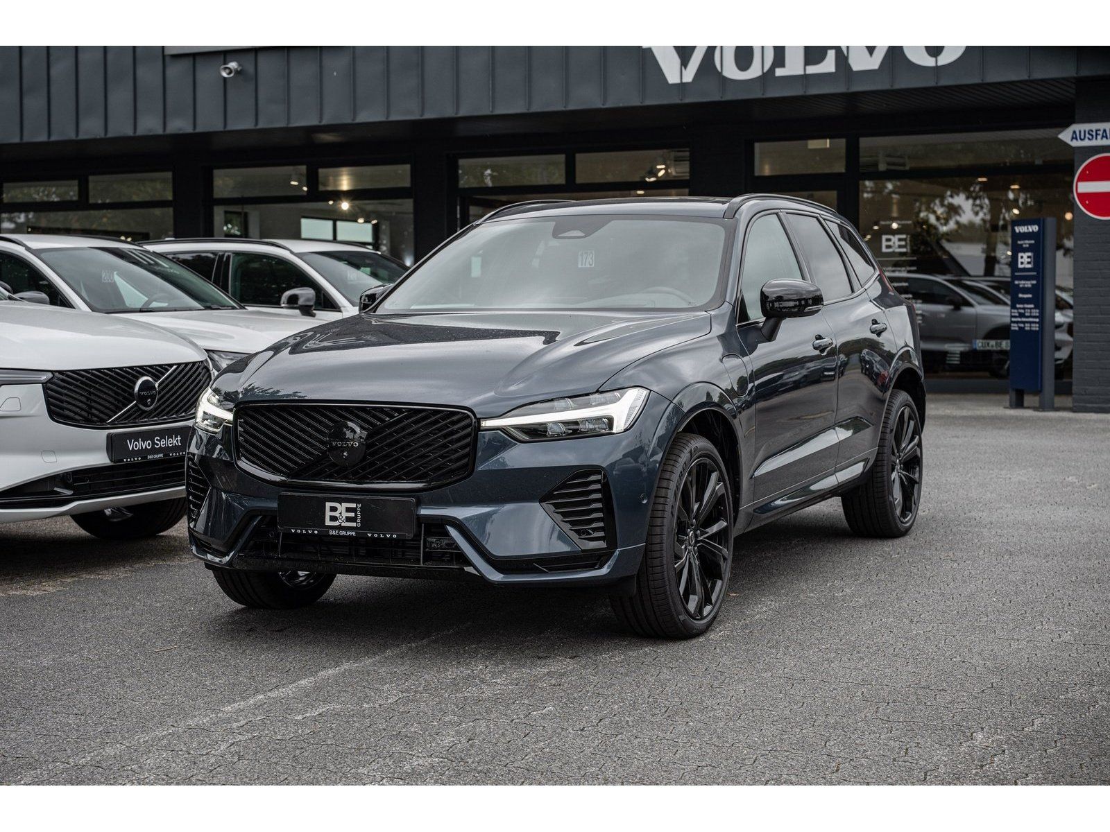 Volvo XC60 T8 Plus Black Edition AWD