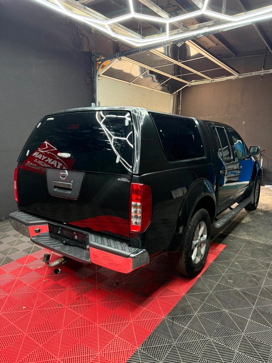 Nissan Navara Double Cabine SE 4x4 | 171 ch | BVA | Double cabine | Phares bi-xénon | Sièges chauffants | GPS | Attelage amovible