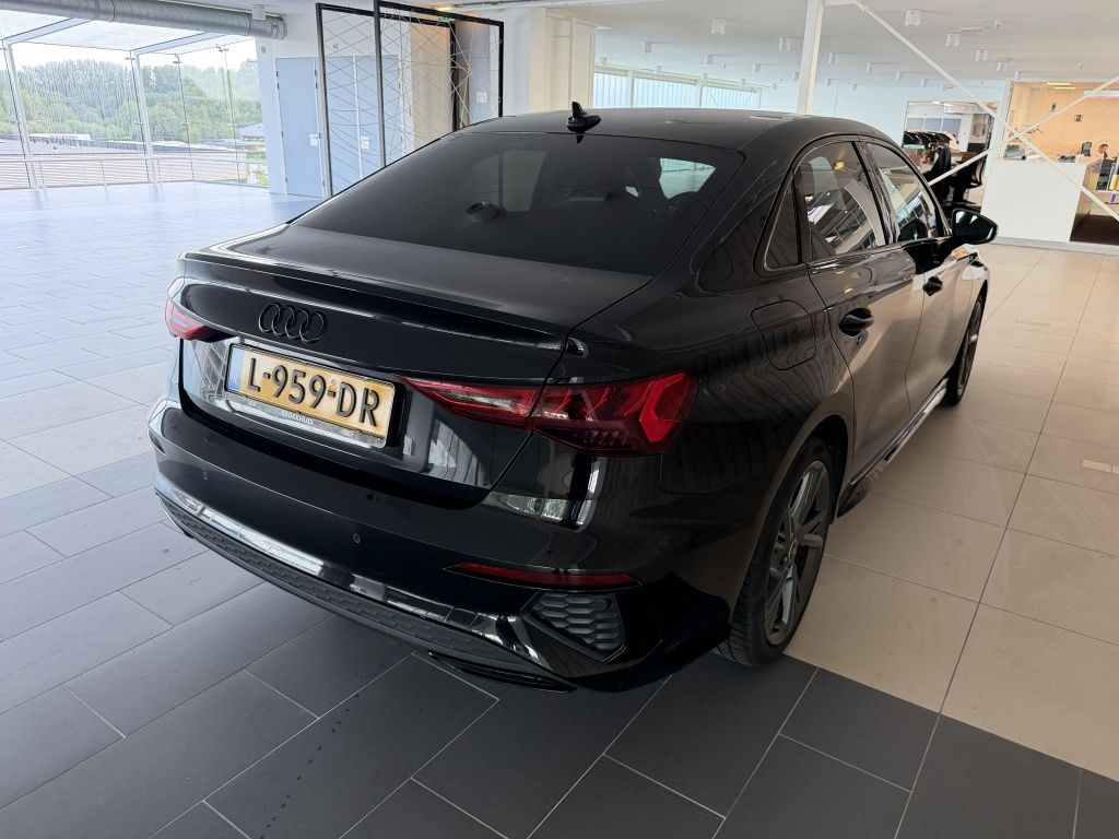 Audi A3 Limousine 30 TFSI S edition imagem 3