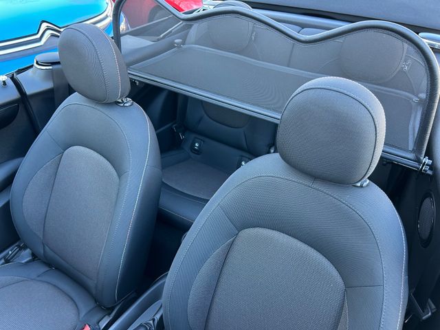 Fahrzeugabbildung MINI One Cabrio+Navi+PDC+LM+WR+BT