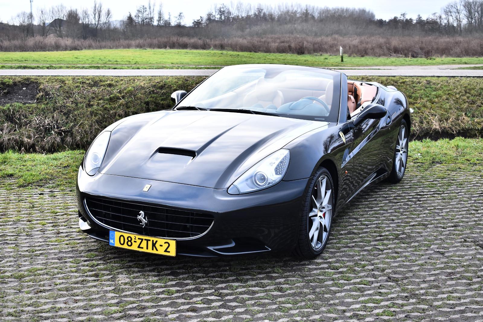 Ferrari California 4.3 V8