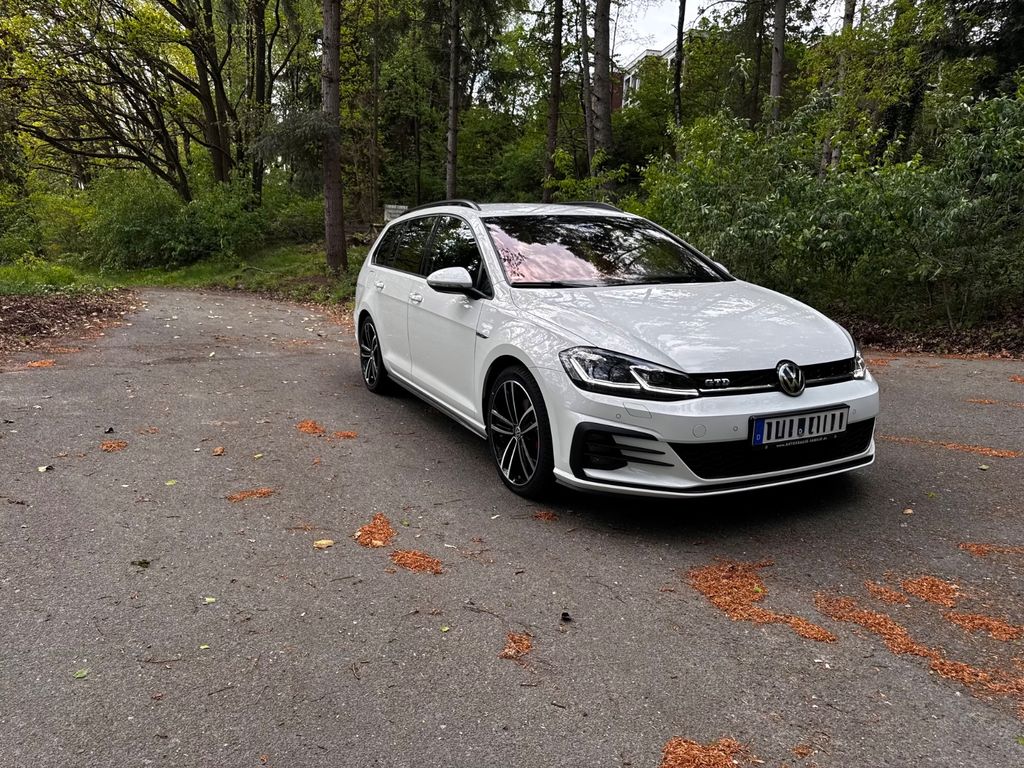 Image of Volkswagen Golf