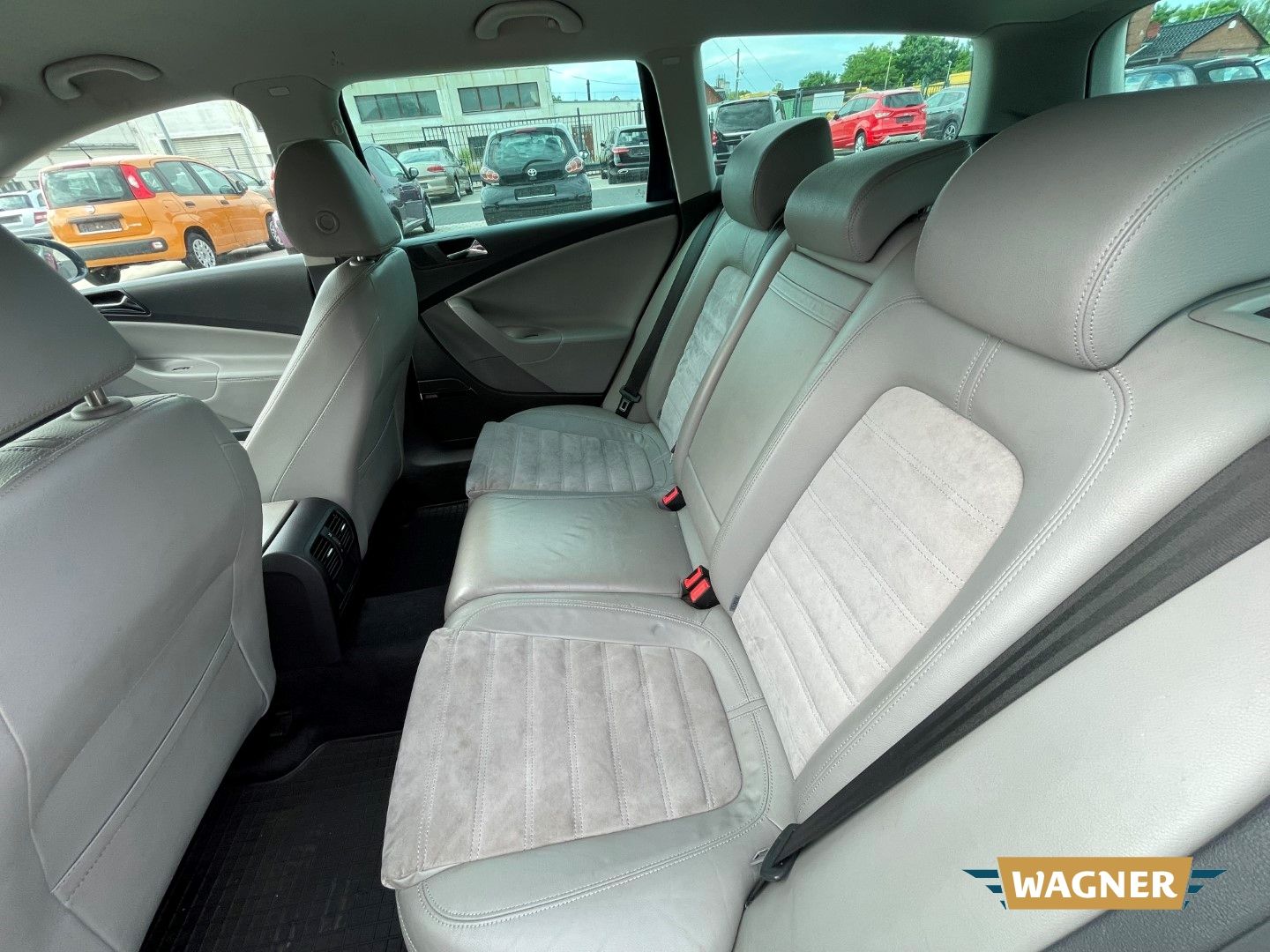 Fahrzeugabbildung Volkswagen Passat Variant Highline Lederausstattung