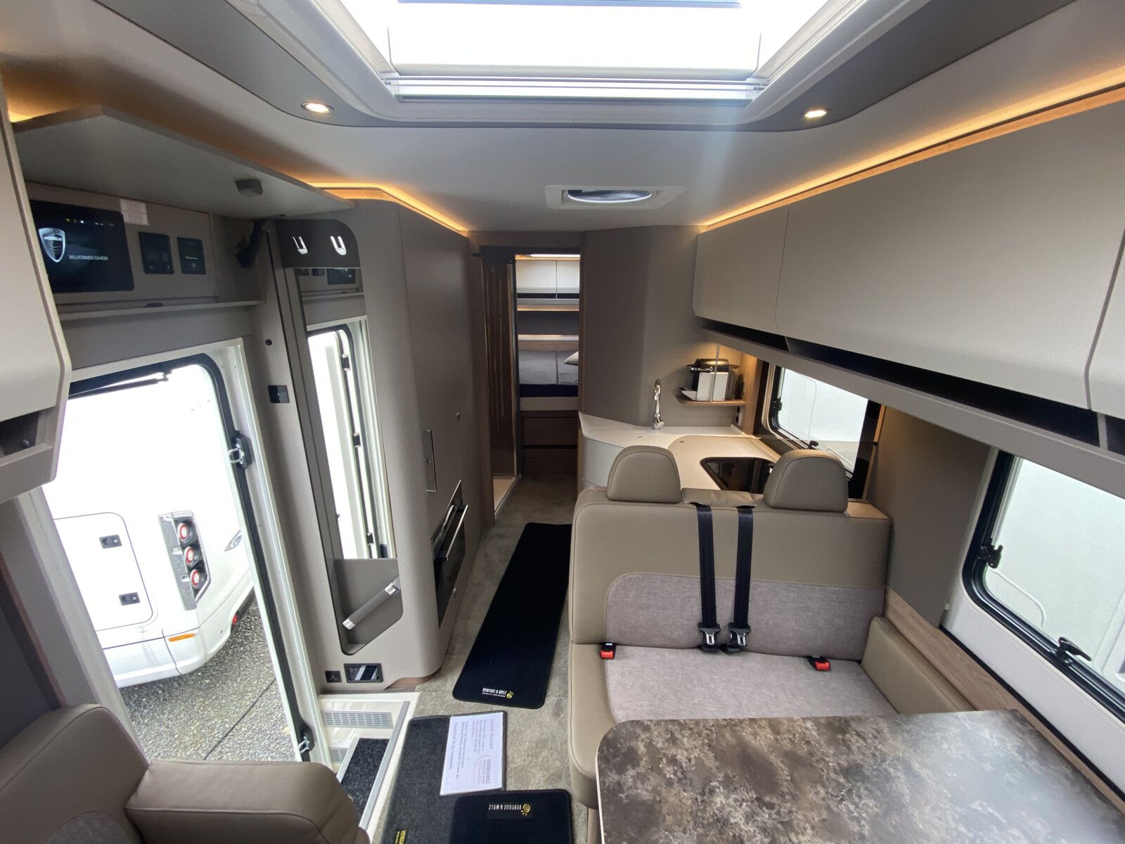 Fahrzeugabbildung Morelo Loft Alkoven 88 L AHK, Gastank, Spülmaschine