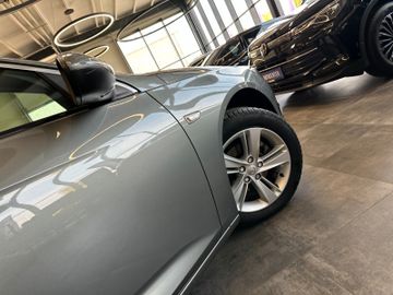 Opel Insignia B*LKHZ*2-ZONEN*LED*CARPLAY*CAMERA*