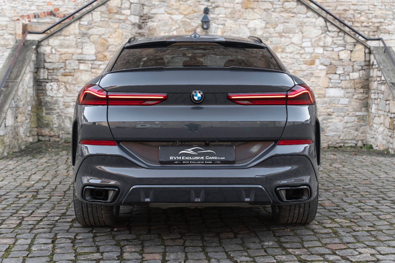 Fahrzeugabbildung BMW X6 xDrive 30 d M Sport LED AHK CARPLAY H&K HUD