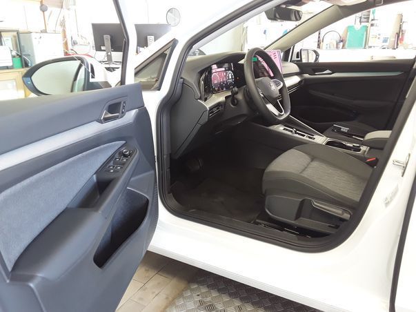 Volkswagen Golf VIII Lim. 1.5eTSI DSG Life+KAMERA+STHZ+ACC+ foto 6