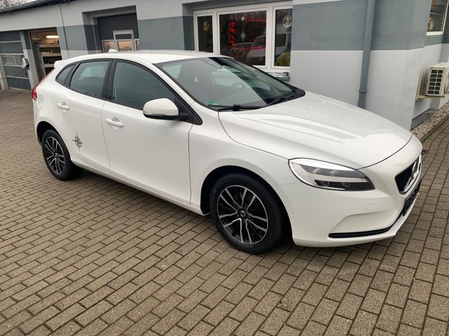 Volvo V40 Momentum 2,0 LED Temp.  Klima PDC 91TKM