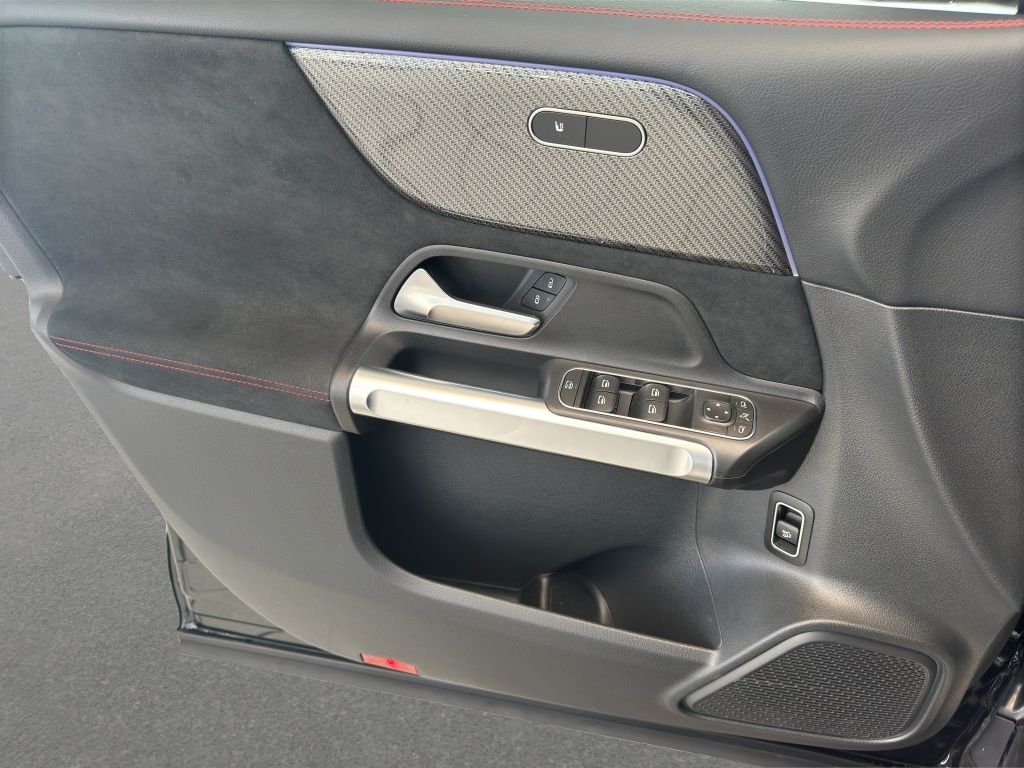 Mercedes-Benz GLB 200 d AMG*KeyLessDISTRON*PDC*RFK*ParkAss*AHK foto 11