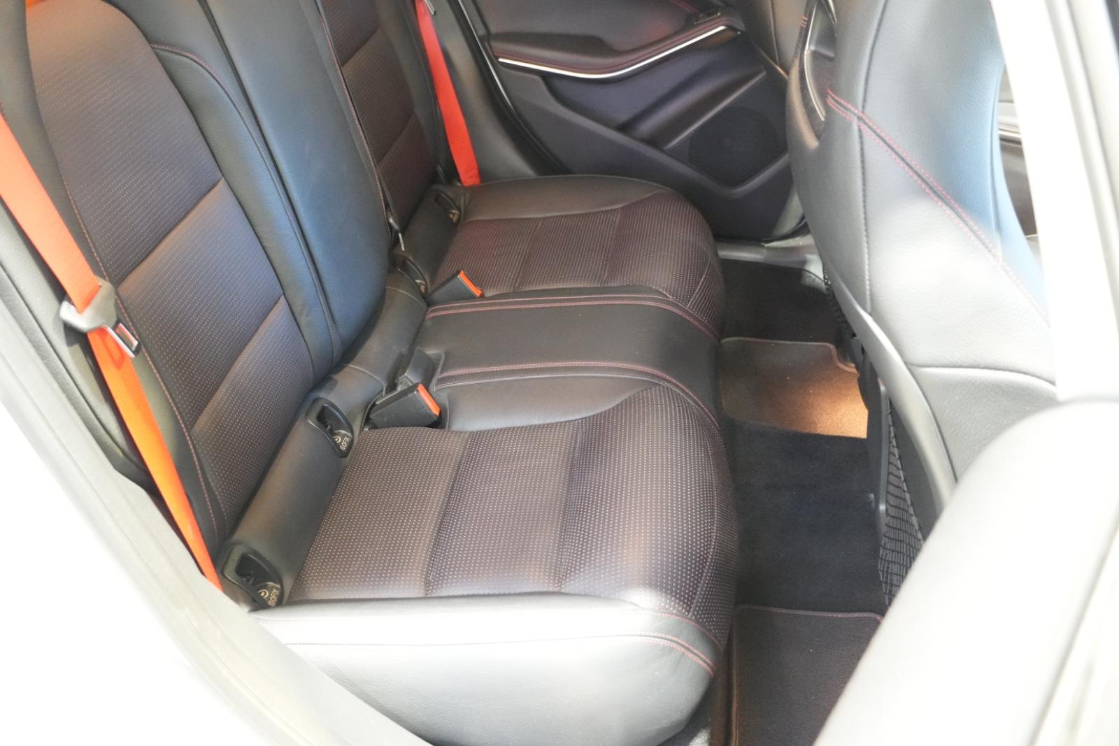 Mercedes-Benz A 250 Sport AMG-Line *LED*Memory*SHZ*