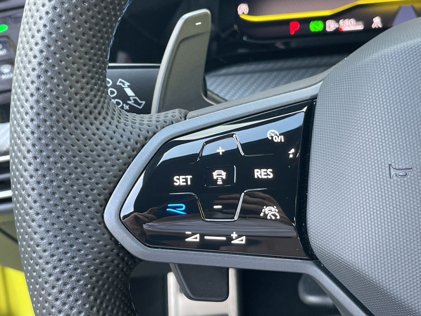 Golf R 333 Perf. 2.0 TSI DSG 4Motion No.17/333