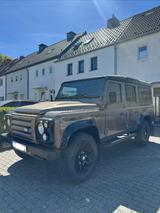 Land Rover Defender 110 Td4 Rough Edition  - Land Rover Defender: Rough