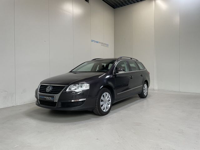 Volkswagen Passat 1.6 TDI - Airco - GPS - PDC - euro5 - 1St