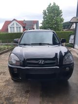 Hyundai TUCSON mit Gasanlage FIFA World Cup 2.0 2WD 